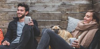 Czy spodnie z dziurami są modne?