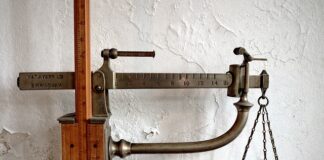 Ile gram ma lbs na kg?